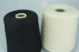 Cariaggi.  Art. CASHMERE 100  Состав: 100% Кашемир ( WS ).  Метраж пряжи: 1400м/100гр. ( 2/28 ) 