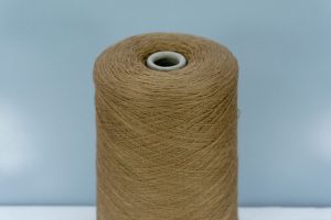 FOLCO / FILIVIVI / LANEROCCI  Art. F92  Col. 6YR52 CONCA  ( Коньяк )  Состав: 50% Меринос, 50% PC ( Низкопилингуемый акрил ).  Метраж пряжи: 1400м/100гр. ( 2/28 ) 