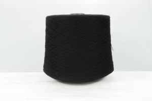 KNOLL.   Art. LAMBSWOOL  Col. BLACK ( Чёрный )  Состав: 100% Тонкорунная шерсть ягнят.   Метраж пряжи: 850м/100гр. (2/17)  