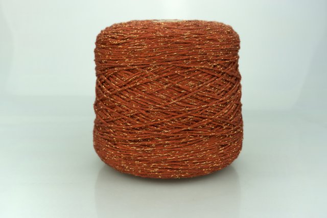 Tollegno 1900 / Lana Gatto. Art. CORDONETTO Col. 506 ( Красный меринос, золотой люрекс ) Состав: 90% Меринос ( WV ), 10% LUREX. Метраж пряжи: 280м/100гр. (280)