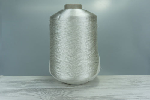 GRUPPO FILPUCCI INDUSTRIE FILATI  Art. SCILLAWASH  Col. 3036 1/2 BIANCO ( Белоснежная ) Состав: 100% Вискоза ( VI ).  Метраж пряжи: 2000м/100гр. (1/20.000)  