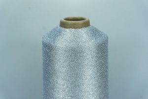 KYOTOTEX COMPANY LTD.  Art. HAGOROMO  Col. KT-001 ( Серебро )  Состав: 66% PL ( Полиэстер ), 34% PM ( Металл.полиэфирная плёнка ).   Метраж пряжи: 7800м/100гр. ( 1/78 ) 