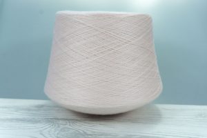 KYORITSU CO.LTD.   Art. SUBLIME  Col. AW432 ( Нежно-розовый )  Состав: 30% Меринос, 70% PC.   Метраж пряжи: 2400м/100гр. 