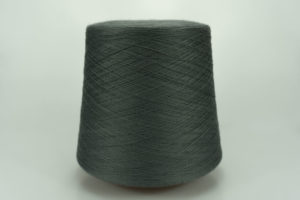 Zegna Baruffa.  Art. MILLENNIUM  Col. 026976 ( Стальной серый ) Состав: 100% Меринос ( WV ).   Метраж пряжи: 3000м/100гр. ( 2/60 ) 