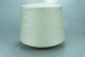 Пряжа Tollegno 1900 / Lana Gatto.  Art. FREE   Col. 12233 NATURALE  Состав: 100% Меринос ( WV )  Метраж пряжи: 1400м/100гр. ( 2/28 ) 