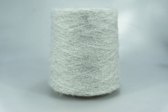 FABIFIL S.r.l. Art. JASMINE Col. 1138 PERLA Состав: 16% Хлопок, 13% Меринос, 10% Модал, 30% PC, 29% PA, 2% EA. Метраж пряжи: 900м/100гр. ( 9000 )
