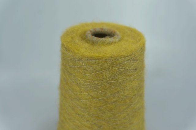 FABIFIL S.r.l. Art. JASMINE Col. 41521 ORO Состав: 30% PC, 29% PA, 16% Хлопок, 13% Меринос, 10% Модал, 2% EA. Метраж пряжи: 900м/100гр.