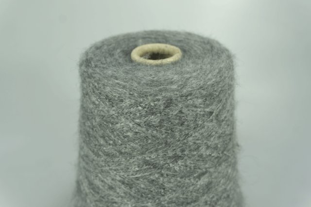 FABIFIL S.r.l. Art. JASMINE Col. 2139 GRIGIO Состав: 30% PC, 29% PA, 16% Хлопок, 13% Меринос, 10% Модал, 2% EA. Метраж пряжи: 900м/100гр.