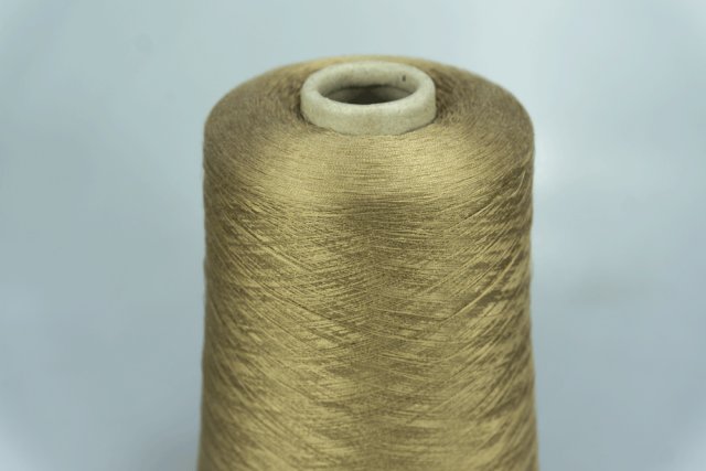 IAFIL S.P.A  Art. SETA  Col.  NOCCIOLA 903  Состав: 100% Шёлк.  Метраж пряжи: 6000м/100гр. ( 2/120 ) 