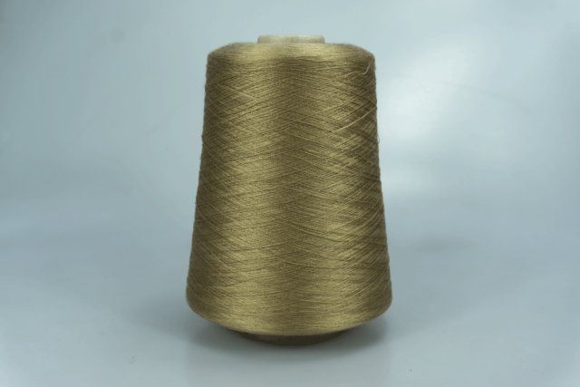 IAFIL S.P.A  Art. SETA  Col.  NOCCIOLA 903 ( Орех )  Состав: 100% Шёлк ( SE ).  Метраж пряжи: 6000м/100гр. ( 2/120 ) 
