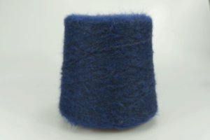 FABIFIL S.r.l.  Art. JASMINE  Col. 22513 NERO/ROYAL   Состав: 16% Хлопок, 13% Меринос, 10% Модал, 30% PC, 29% PA,  2% EA.   Метраж пряжи: 900м/100гр. ( 9000 ) 