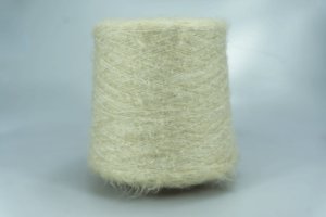 FABIFIL S.r.l.  Art. JASMINE  Col.  1114 BEIGE  Состав: 16% Хлопок, 13% Меринос, 10% Модал, 30% PC, 29% PA,  2% EA.   Метраж пряжи: 900м/100гр. ( 9000 ) 