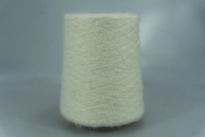 FABIFIL S.r.l.  Art. JASMINE  Col. 1110 PANNA  Состав: 16% Хлопок, 13% Меринос, 10% Модал, 30% PC, 29% PA,  2% EA.   Метраж пряжи: 900м/100гр. ( 9000 ) 