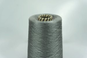 SERVIZI E SETA s.r.l  Art. SILK  Col. XG002 ( Серый, стальной )  Состав: 100% Шёлк ( SE ).  Метраж пряжи: 6000м/100гр. ( 2/120 ) 