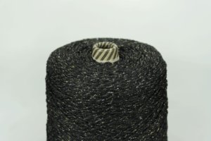 HASEGAWA CO.LTD  Art. 2351   Col.  5 BLACK ( Чёрный шёлк, золотой и серебряный люрекс )  Состав: 61% Шёлк, 23% Хлопок, 13% RAYON, 3% PL.  Метраж пряжи: 190м/100гр. ( 1/1.9 ) 
