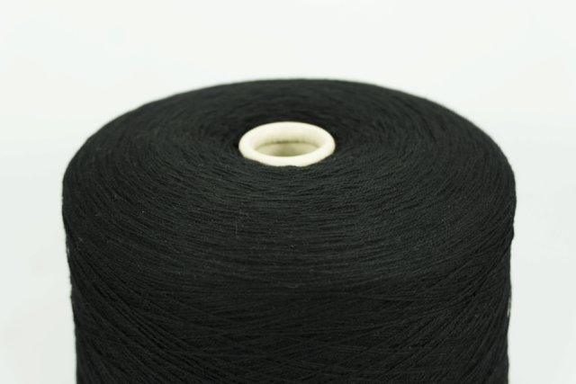 MILLEFILI s.p.a. Art. PAILLARD Col. 41530 ( Чёрный ) Состав: Кашемир 30%, Меринос 70%. Метраж пряжи: 1300м/100гр.