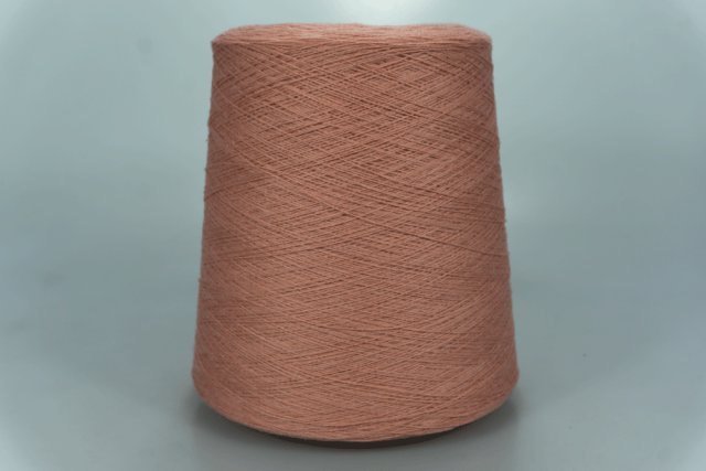 Cariaggi Art. MARTE Col. 61064 ( Светло-коралловый ) Состав: 70% Меринос ( WV ), 20% Шёлк ( SE ), 10% Кашемир ( WS ). Метраж пряжи: 1400м/100гр. (2/28)