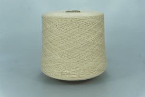 L.PIANA.  Art. LEGEND   Col. CARAMEL  Состав: 50% Кашемир, 50% Меринос  Метраж пряжи: 1350м/100гр. (2/27)  