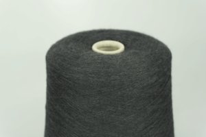 Zegna Baruffa.    Состав: 100% Меринос.    Art. CASHWOOL MELANGE   Col. 420939 ( Графит )  Метраж пряжи: 2400м/100гр. (2/48) 