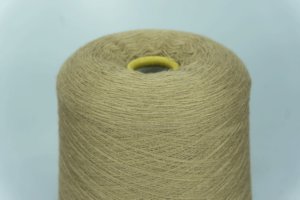 Zegna Baruffa.    Состав: 100% Меринос.    Art. CASHWOOL  Col. 441882 ( бежевый ) Метраж пряжи: 2400м/100гр. (2/48) 