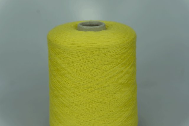 Sudwollgroup  Состав: 100% Меринос.  Art. VICTORIA  Col. 1E2808 SUNFLOWER ( Подсолнух )  Метраж пряжи: 1500м/100гр. (2/30) 