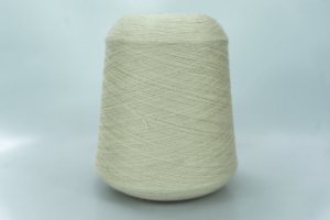 Zegna Baruffa.  Art. MILLENNIUM  Col. 026865 ( Светло-бежевый )  Состав: 100% Меринос ( WV ).   Метраж пряжи: 3000м/100гр. ( 2/60 ) 