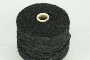 LINEAPIU S.p.a.  Art. ESKIMO  Col. 67169 NERO ( Чёрный с сединой )  Состав: 34% Альпака, 13% Меринос, 38% PL, 15% PA.  Метраж пряжи: 200м/100гр. ( 1/2000 ) 
