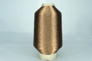 TORCITURA DI DOMASO SRL.   Art. ZENZERO  Col. 654 ( Медь )  Состав: 72% Вискоза ( VI ), 28% PL ( Полиэстер металлизированный ).  Метраж пряжи: 1200м/100гр. ( 1/12000 )  