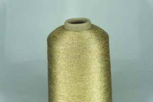 TORCITURA DI DOMASO SRL.   Art. MH75 TOREADOR  Col. 6011 R ( Золото / насыщенный цвет )  Состав: 66% Вискоза ( VI ), 34% PL ( Полиэстер металлизированный ).  Метраж пряжи: 7500м/100гр. ( 75000 )  