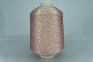 TORCITURA DI DOMASO SRL.   Art. BACH  Col. 119 ( Розовый / золото )  Состав: 70% Вискоза ( VI ), 15% Полиэстер ( PL ), , 15% Полиэстер металлизированный ( PM ).  Метраж пряжи: 3400м/100гр. ( 34000 )  