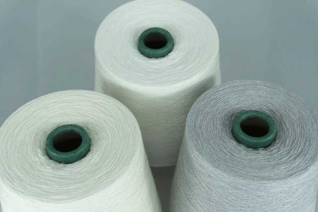IAFIL SPA Art. SEA CASHMERE Состав: 85% Хлопок ( CO ), 15% Кашемир ( WS ). Метраж пряжи: 2400м/100гр. ( 2/48 )