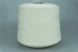 Linsieme Filati Srl.  Art. KLIMT  Col. 090 PANNA ( Белый )  Состав: 45% Кашемир ( WS ), 55% Меринос ( WV ).  Метраж пряжи: 1200м/100гр. ( 2/24 ) 