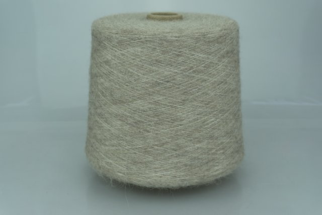 INTIFIL S.A. Art. ALPACA BRUSHED Col. ZE 21 ( Натуральный лён ) Состав: 35% Baby Альпака, 35% Меринос, 30% ПА. Метраж пряжи: 2000м/100гр. ( 1/20 )