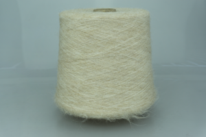 INTIFIL S.A.  Art. ALPACA BRUSHED  Col. ZE 03 ( Светлый беж. )  Состав: 35% Baby Альпака, 35% Меринос, 30% ПА.  Метраж пряжи: 2000м/100гр. ( 1/20 ) 