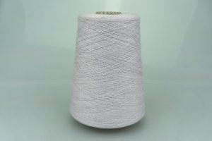 Cariaggi.  Art. CASHMERE 100  Col. 1423 ( Сирень )  Состав: 100% Кашемир ( WS ).  Метраж пряжи: 1400м/100гр. ( 2/28 ) 