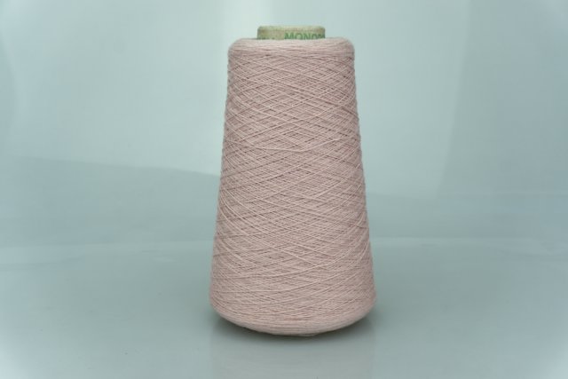 Cariaggi. Art. MONOPOLI BIS Col. 720639 108 ROSA ( Пыльная роза ) Состав: 70% Меринос ( WV ), 10% Кашемир ( WS ), 20% Вискоза ( VI ). Метраж пряжи: 1800м/100гр. ( 2/36 )