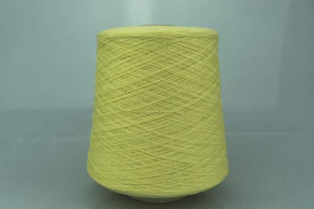 Cariaggi. Art. MONOPOLI BIS Col. 22336 - 302 ( Светло жёлтый ) Состав: 70% Меринос ( WV ), 10% Кашемир ( WS ), 20% Вискоза ( VI ). Метраж пряжи: 1800м/100гр. ( 2/36 )