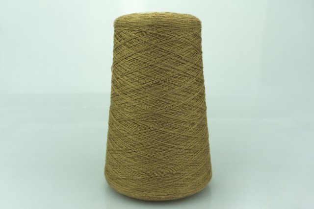 Cariaggi.  Art. MONOPOLI BIS  Col. 22791-117 ( Светло-коричневый )  Состав: 70% Меринос ( WV ), 10% Кашемир ( WS ), 20% Вискоза ( VI ).  Метраж пряжи: 1800м/100гр. ( 2/36 ) 