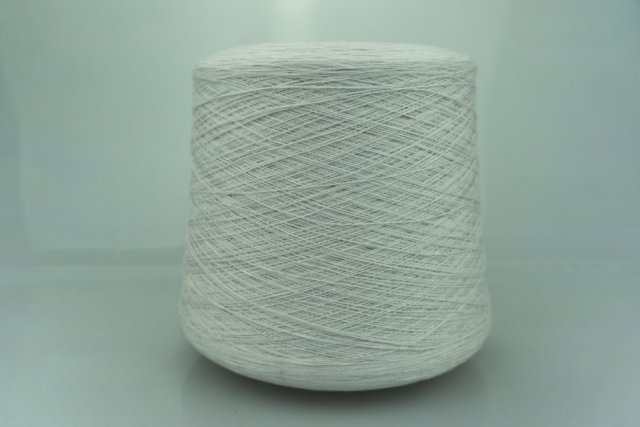 Cariaggi.  Art. MONOPOLI BIS  Col. 21503 051 ( Мел )  Состав: 70% Меринос ( WV ), 10% Кашемир ( WS ), 20% Вискоза ( VI ).  Метраж пряжи: 1800м/100гр. ( 2/36 ) 