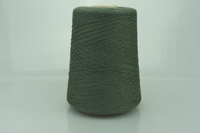 Cariaggi.  Art. MONOPOLI BIS  Col. 22506 450 ( Зелёный )  Состав: 70% Меринос ( WV ), 10% Кашемир ( WS ), 20% Вискоза ( VI ).  Метраж пряжи: 1800м/100гр. ( 2/36 ) 