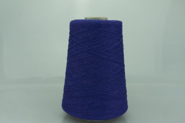 Cariaggi.  Art. MONOPOLI BIS  Col. 720794 740 ( Фиолетовый )  Состав: 70% Меринос ( WV ), 10% Кашемир ( WS ), 20% Вискоза ( VI ).  Метраж пряжи: 1800м/100гр. ( 2/36 ) 