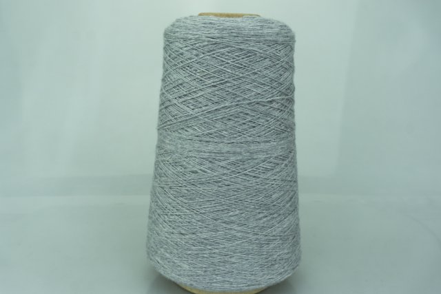Cariaggi.  Art. MONOPOLI  Col. 196 - 061 ( Светло-серый )  Состав: 80% Меринос ( WV ), 10% Кашемир ( WS ), 10% Вискоза ( VI ).  Метраж пряжи: 1500м/100гр. ( 2/30 ) 