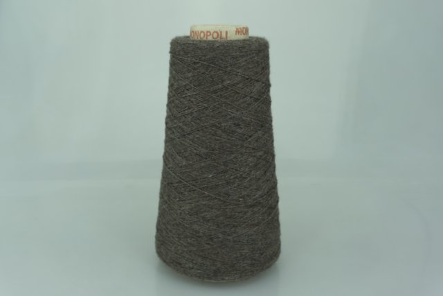 Cariaggi. Art. MONOPOLI Col. 196 - 184 ( Медведь ) Состав: 80% Меринос ( WV ), 10% Кашемир ( WS ), 10% Вискоза ( VI ). Метраж пряжи: 1500м/100гр. ( 2/30 )