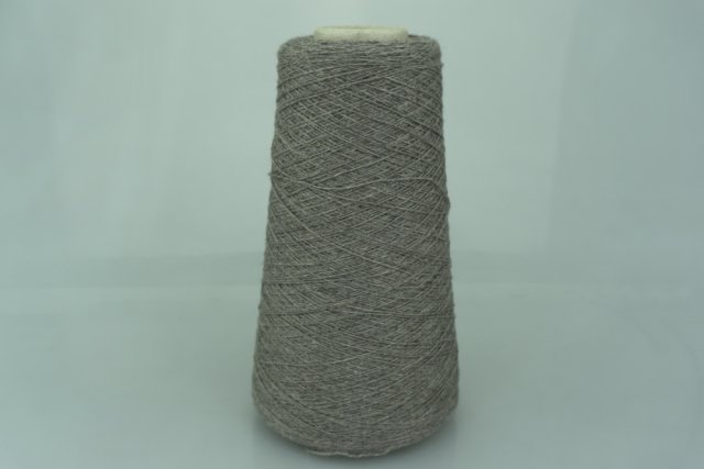 Cariaggi. Art. MONOPOLI Col. 196 - 039 ( Табак ) Состав: 80% Меринос ( WV ), 10% Кашемир ( WS ), 10% Вискоза ( VI ). Метраж пряжи: 1500м/100гр. ( 2/30 )