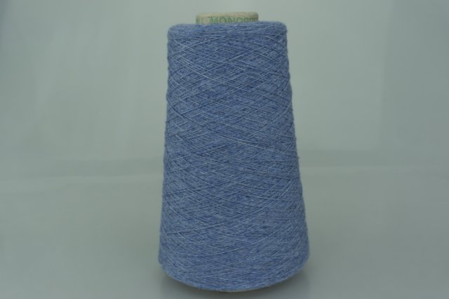 Cariaggi.  Art. MONOPOLI  Col. 196 - 520 ( Джинс-меланж )  Состав: 80% Меринос ( WV ), 10% Кашемир ( WS ), 10% Вискоза ( VI ).  Метраж пряжи: 1500м/100гр. ( 2/30 ) 