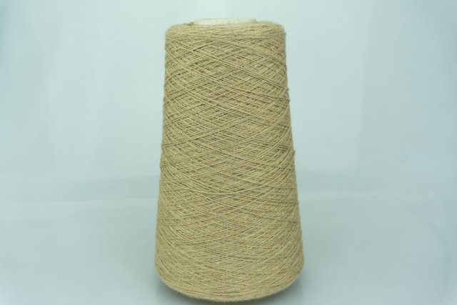 Cariaggi.  Art. MONOPOLI  Col. 196 - 116 ( Светлый беж )  Состав: 80% Меринос ( WV ), 10% Кашемир ( WS ), 10% Вискоза ( VI ).  Метраж пряжи: 1500м/100гр. ( 2/30 ) 