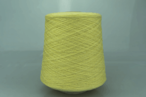 Cariaggi.  Art. MONOPOLI BIS  Col. 22336 - 302 ( Светло жёлтый )  Состав: 70% Меринос ( WV ), 10% Кашемир ( WS ), 20% Вискоза ( VI ).  Метраж пряжи: 1800м/100гр. ( 2/36 ) 