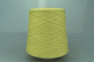Cariaggi.  Art. MONOPOLI BIS  Col. 22336 - 302 ( Светло жёлтый )  Состав: 70% Меринос ( WV ), 10% Кашемир ( WS ), 20% Вискоза ( VI ).  Метраж пряжи: 1800м/100гр. ( 2/36 ) 