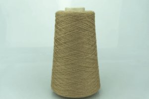Cariaggi.  Art. MONOPOLI BIS  Col. 22021-121 ( Светлый верблюд )  Состав: 70% Меринос ( WV ), 10% Кашемир ( WS ), 20% Вискоза ( VI ).  Метраж пряжи: 1800м/100гр. ( 2/36 ) 