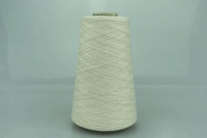 Cariaggi.  Art. MONOPOLI BIS  Col. 128-003 ( Белый )  Состав: 70% Меринос ( WV ), 10% Кашемир ( WS ), 20% Вискоза ( VI ).  Метраж пряжи: 1800м/100гр. ( 2/36 ) 